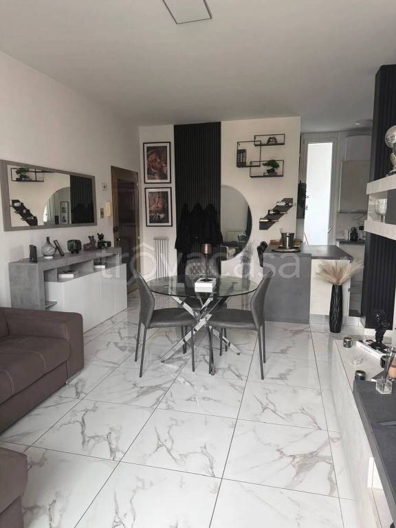 immagine annuncio 4 di 8