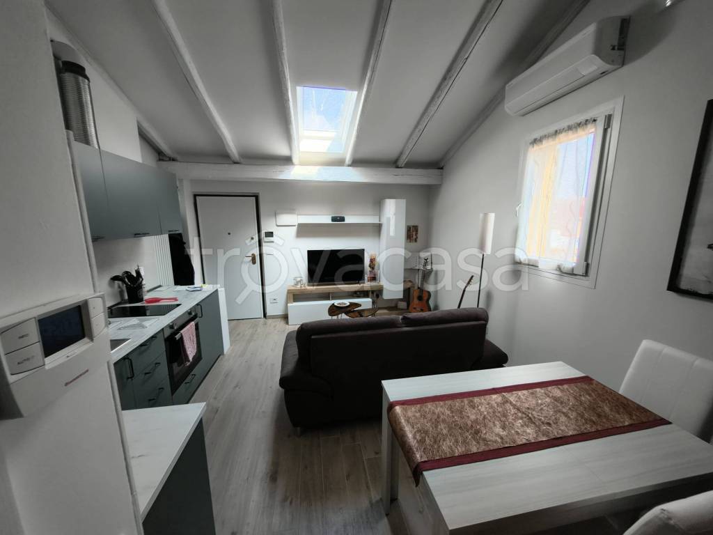 immagine annuncio 1 di 12