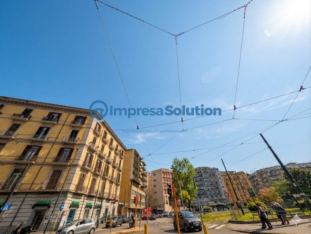 negozio in vendita a Napoli in zona Vicaria