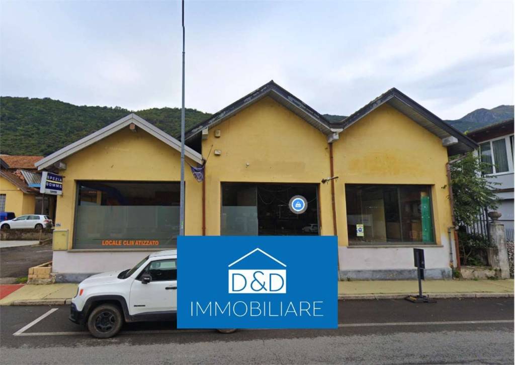 negozio in vendita ad Omegna