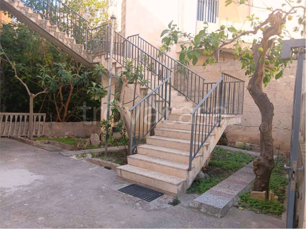 casa indipendente in vendita a Comiso in zona Centro Storico
