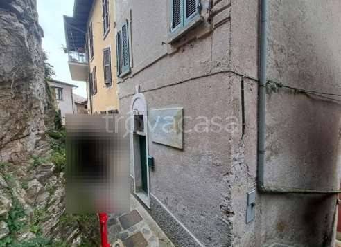 casa indipendente in vendita a Valsolda in zona San Mamete