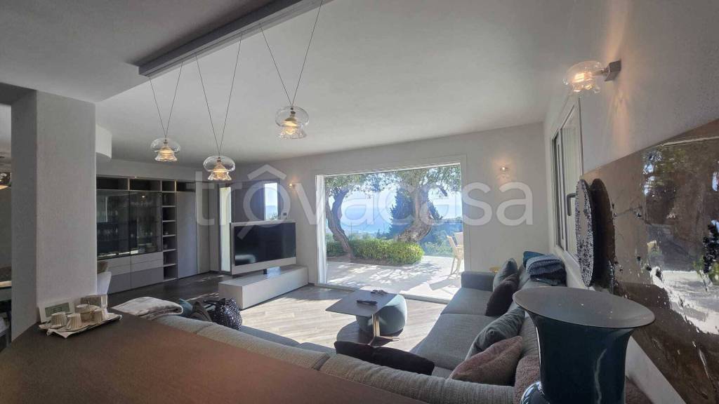 casa indipendente in vendita a Diano Marina in zona Gorleri