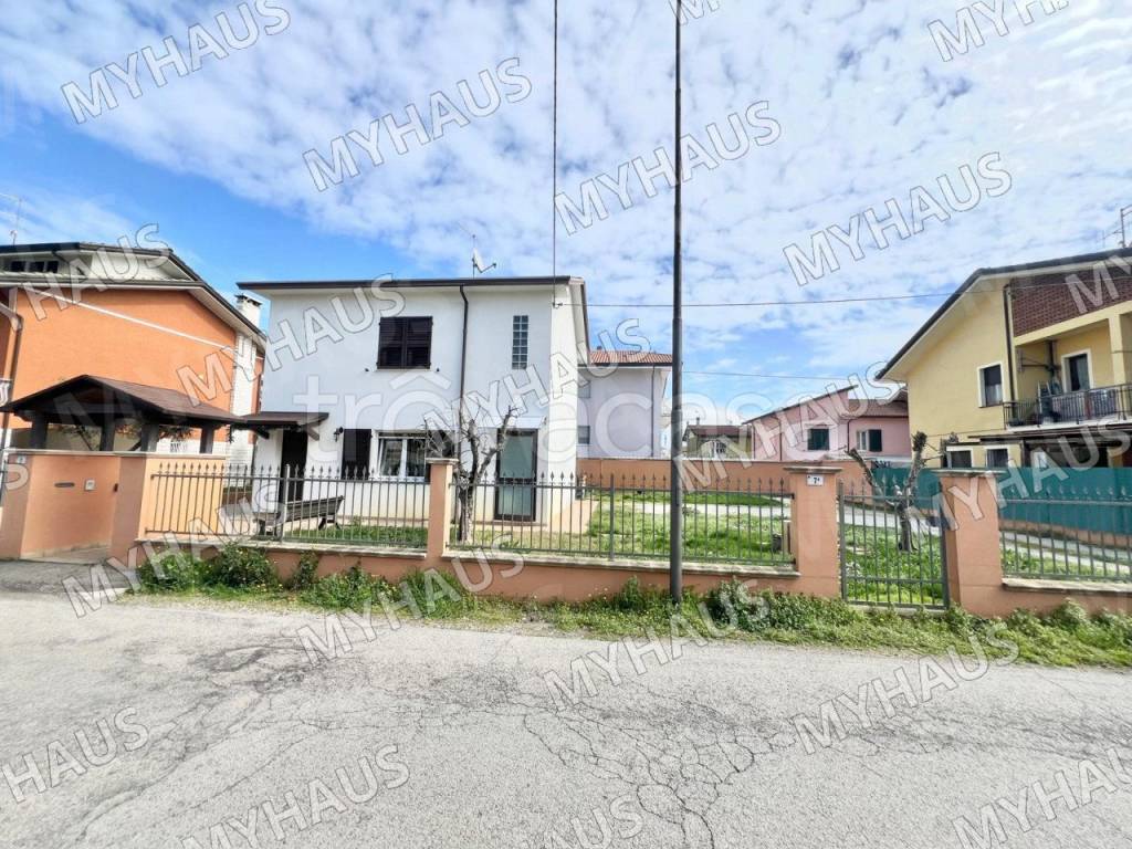 casa indipendente in vendita a Gatteo in zona Sant'Angelo