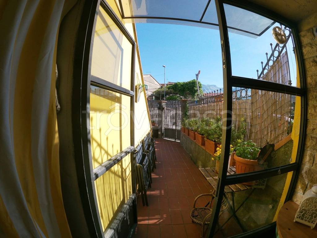 casa indipendente in vendita a Carrara in zona Centro Città
