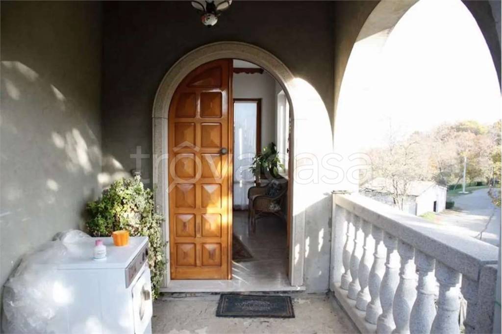 casa indipendente in vendita a Ponte dell'Olio in zona Castione