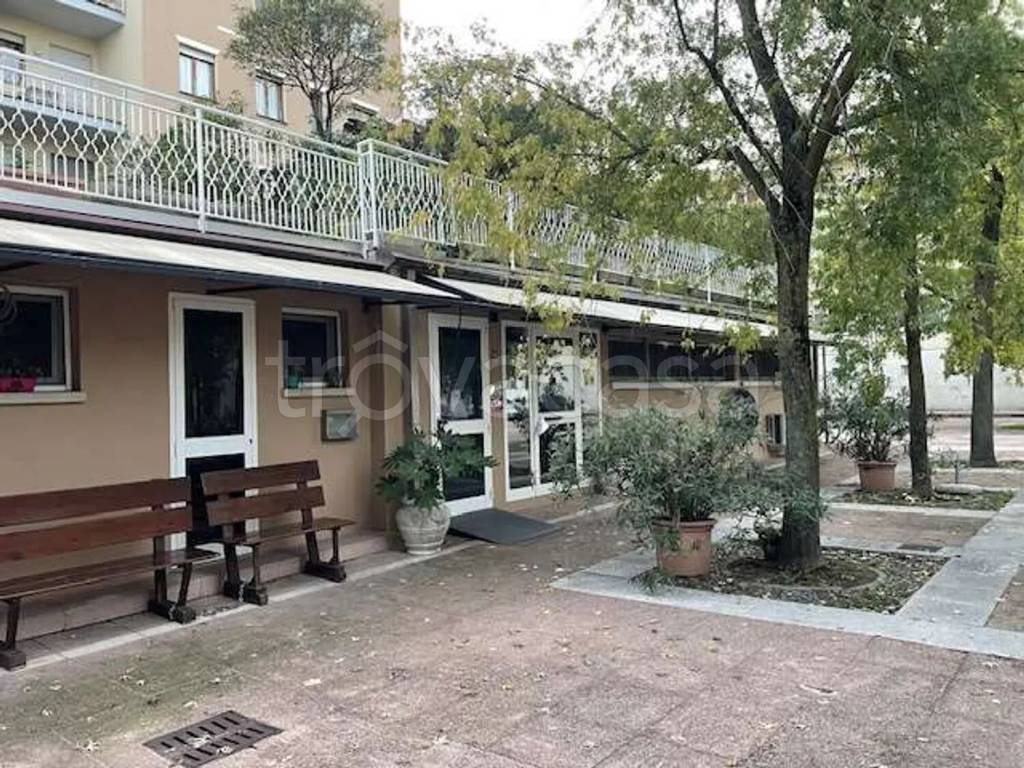 negozio in vendita a Parma in zona San Lazzaro