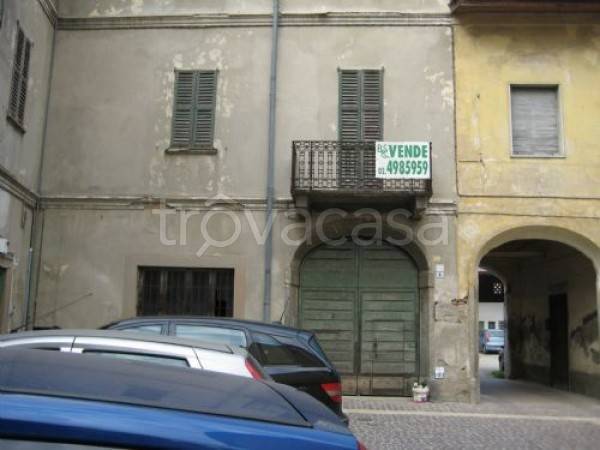 Casa Indipendente in vendita a Cornate d'Adda piazza San Giorgio