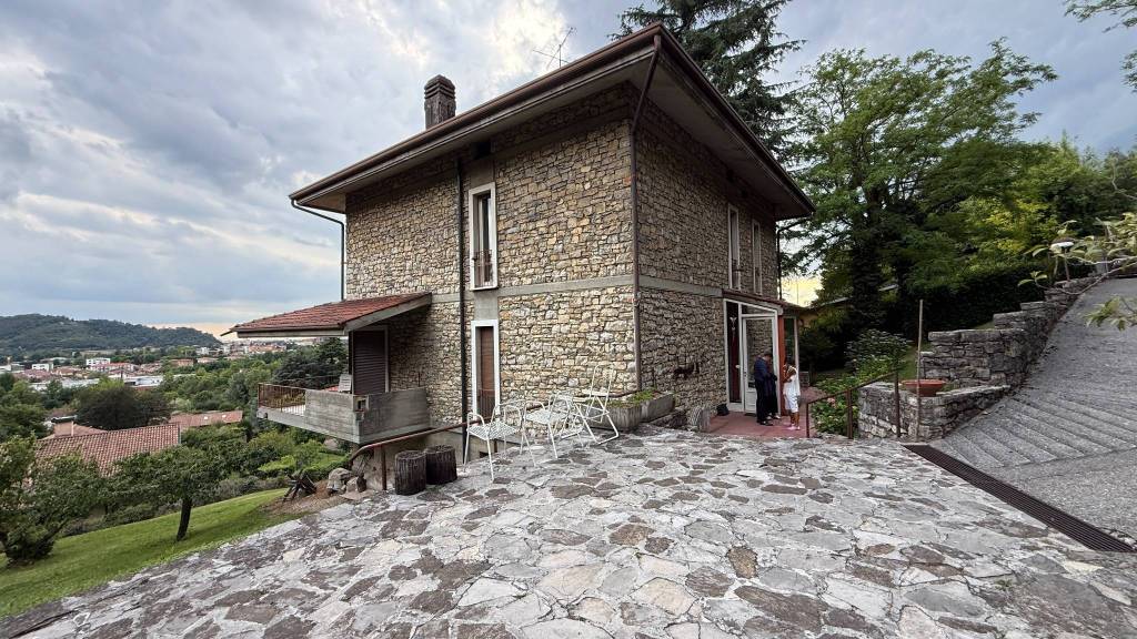 casa indipendente in vendita a Brescia