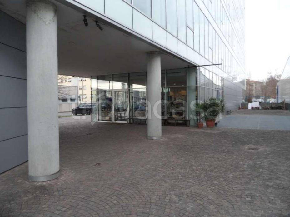 negozio in vendita a Bergamo in zona Malpensata