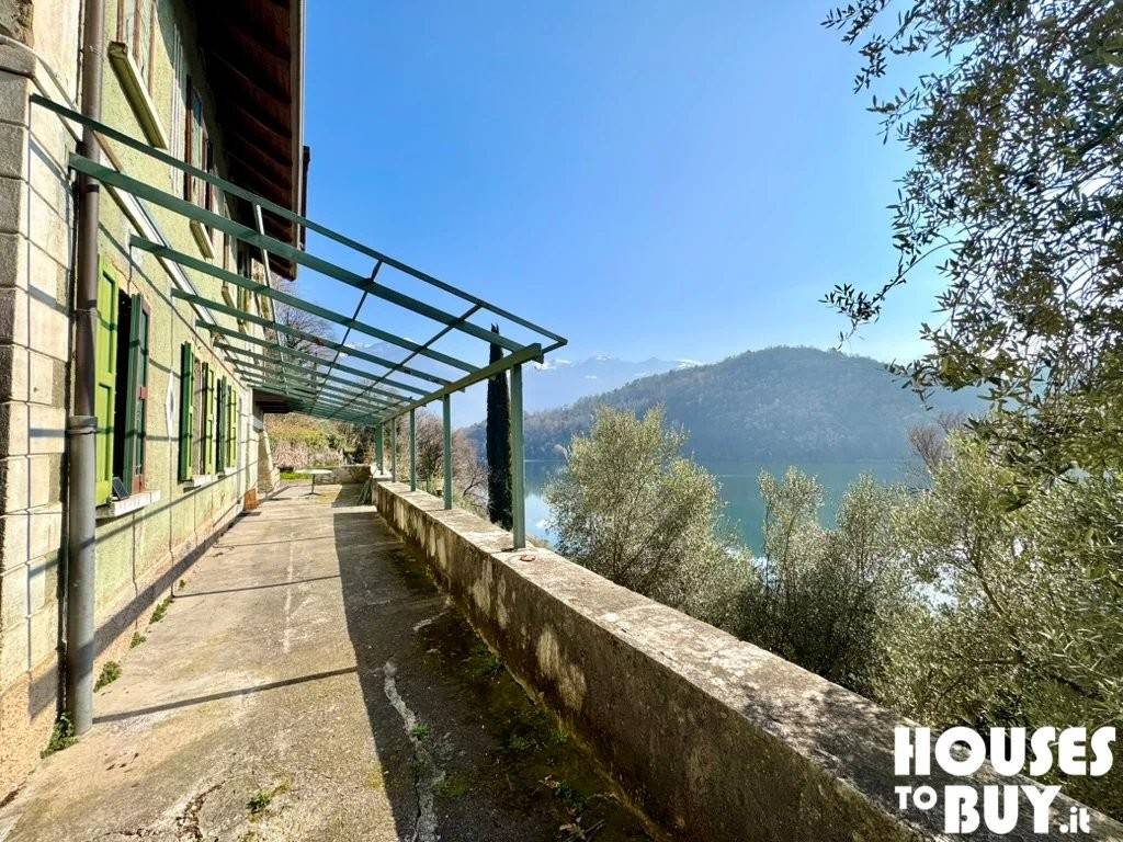 casa indipendente in vendita a Darfo Boario Terme in zona Capo di lago