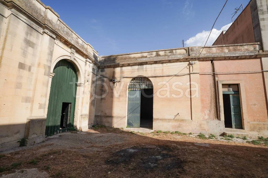 casa indipendente in vendita a Martano