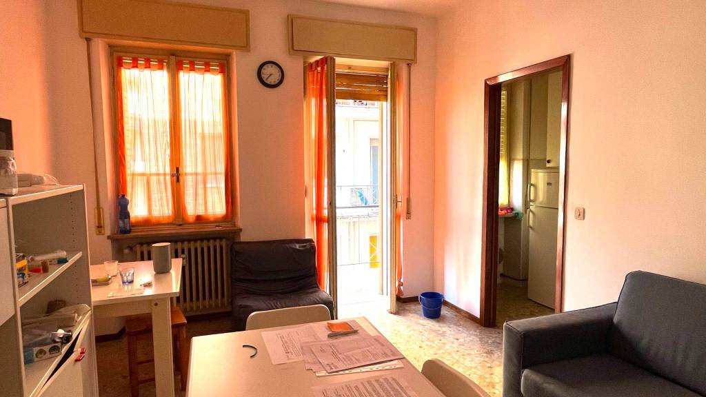 appartamento in vendita a Pavia in zona Pompieri
