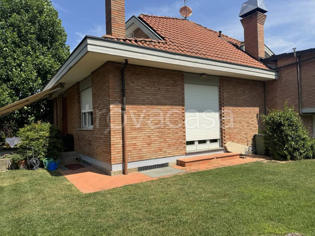 casa indipendente in vendita ad Alba