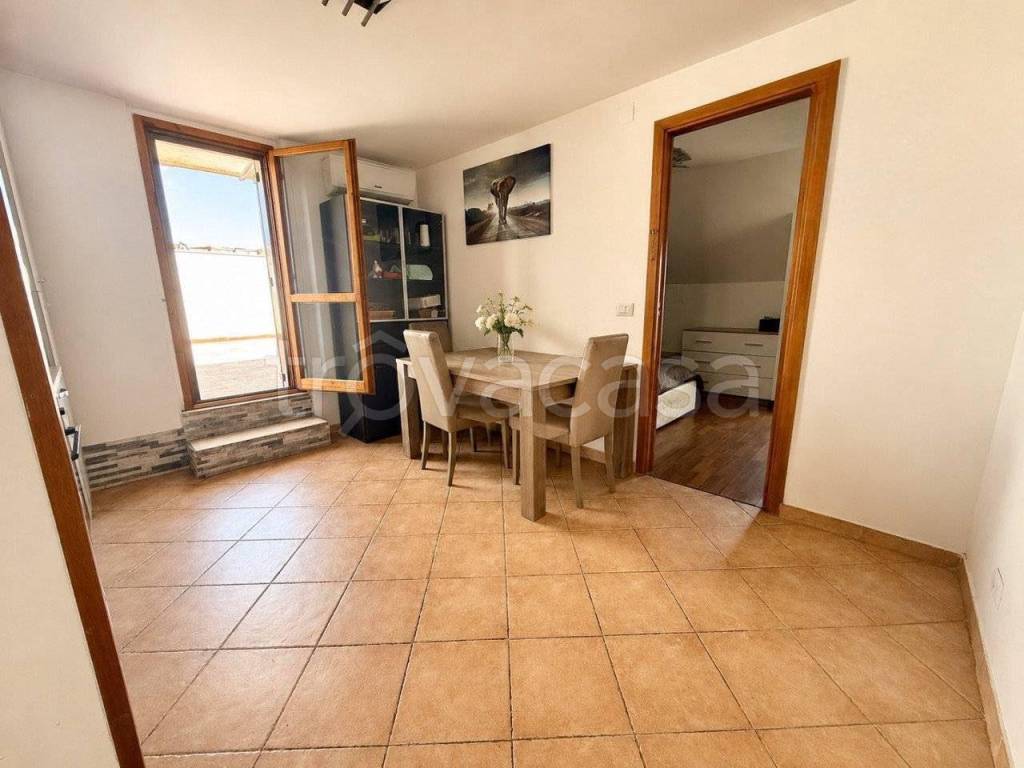 appartamento in vendita a Fonte Nuova in zona Torre Lupara
