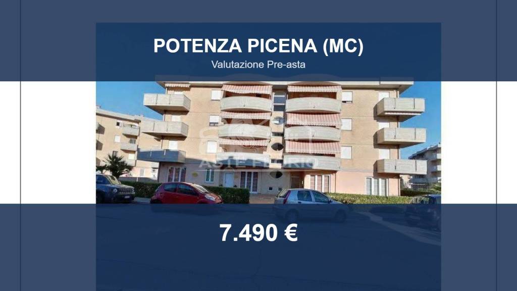 box auto in vendita a Potenza Picena in zona Porto Potenza Picena