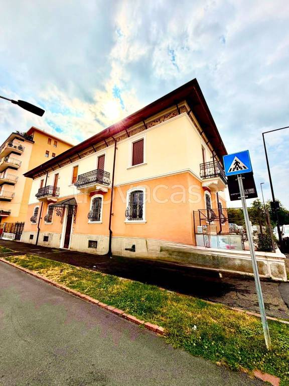 immagine annuncio 1 di 13