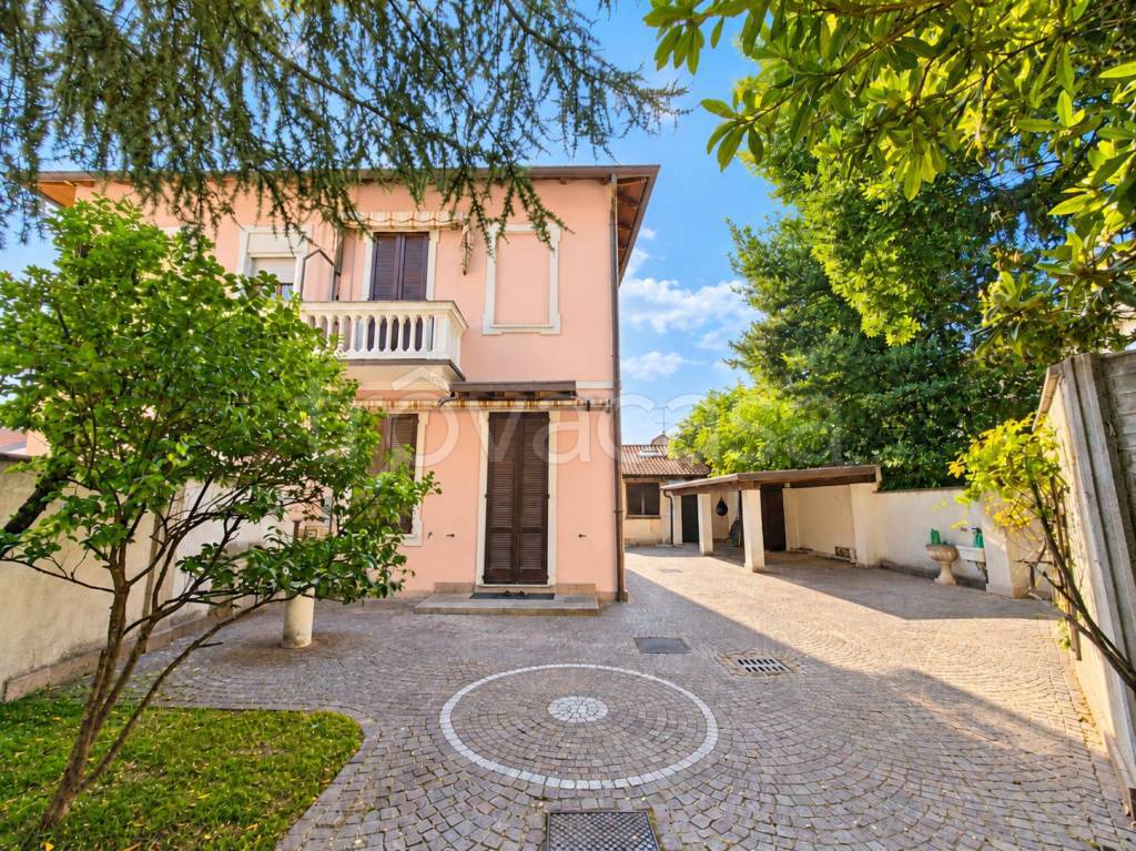 casa indipendente in vendita a Paderno Dugnano
