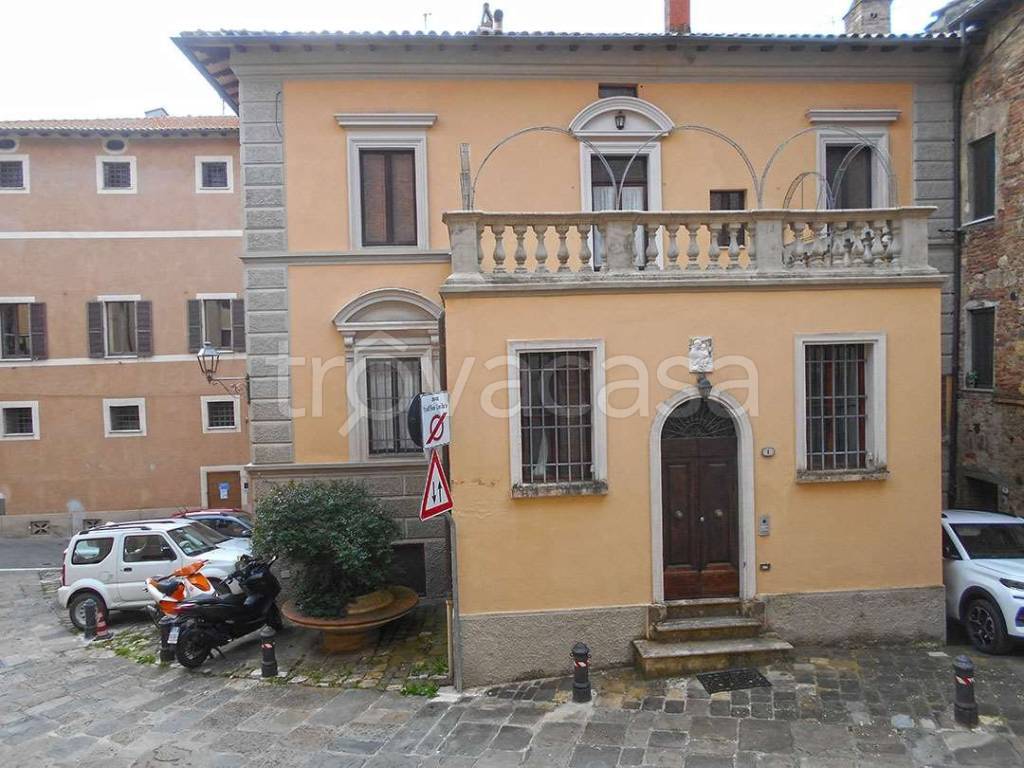 casa indipendente in vendita a Chiusi
