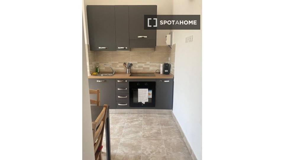 appartamento in affitto a Milano in zona Famagosta