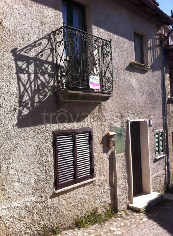 casa indipendente in vendita a Fiamignano in zona Arapetrianni