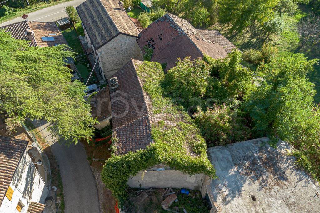 casa indipendente in vendita a Calestano