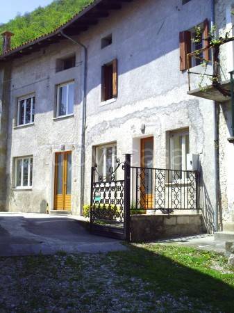 Casale in in vendita da privato a Montereale Valcellina via Roma, 45