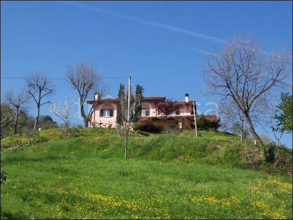Villa in vendita ad Ascoli Piceno localita Cavignano