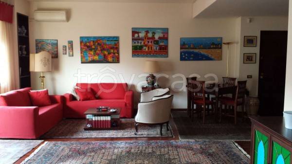 Appartamento in in vendita da privato a Palermo piazza Leoni