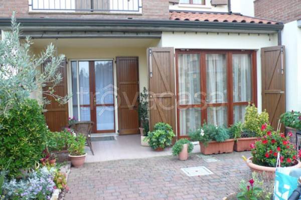 Villa a Schiera in vendita a Ravenna via Zancanaro Tono