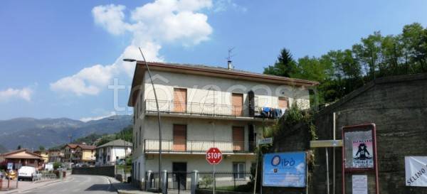 Appartamento in vendita a Sant'Omobono Terme via Vittorio Veneto