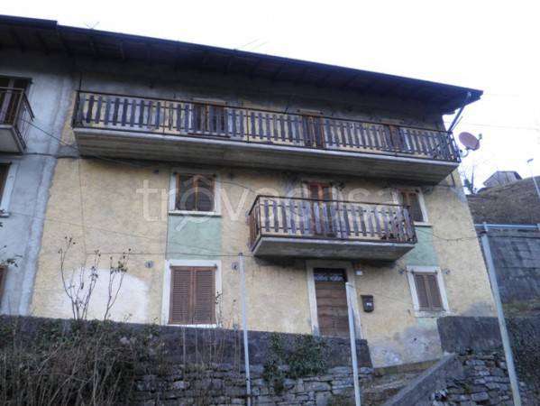 Casa Indipendente in vendita a Val Brembilla strada Provinciale 24