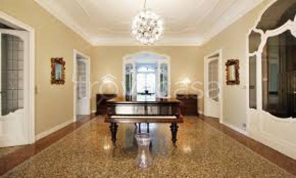 Villa a Schiera in vendita a Padova via Altinate