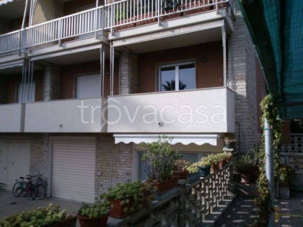 Appartamento in in affitto da privato a San Bartolomeo al Mare via degli Aranci, 4