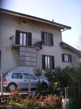 Casa Indipendente in vendita a Biandronno via Borghi