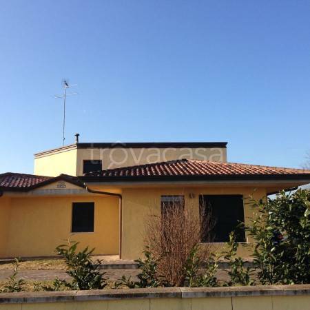 Villa in vendita ad Argenta via Ruviole