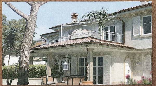 Villa Bifamiliare in vendita a Forte dei Marmi via Versilia, 1