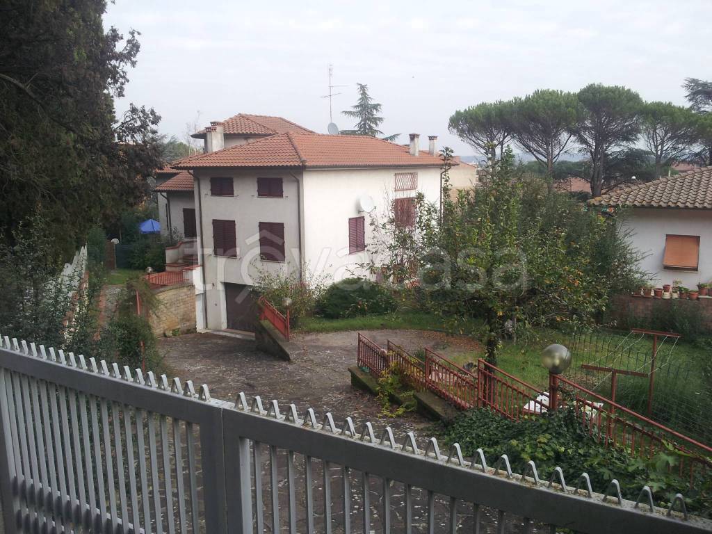 Villa in in vendita da privato a Sinalunga via Niccolò Paganini