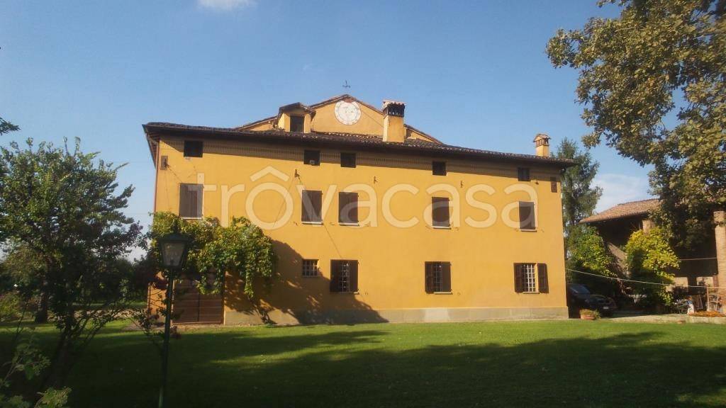 Casale in vendita a Modena