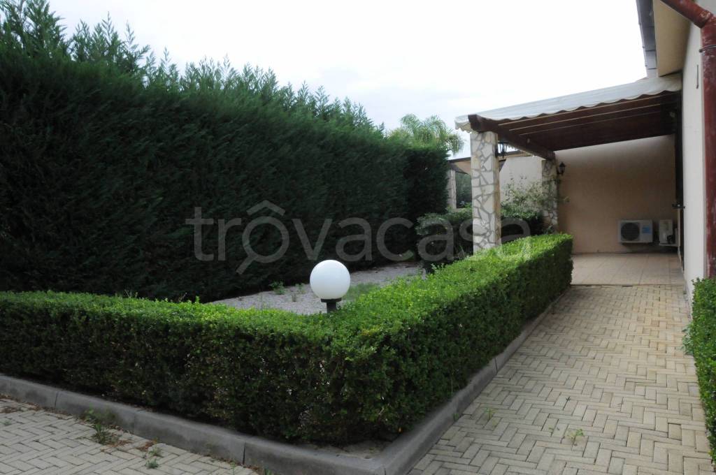 Villa a Schiera in in vendita da privato a Campofelice di Roccella contrada Pistavecchia 1, 1