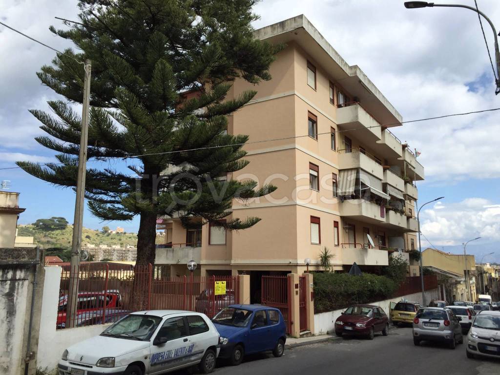 Appartamento in vendita a Messina via Palermo, 558