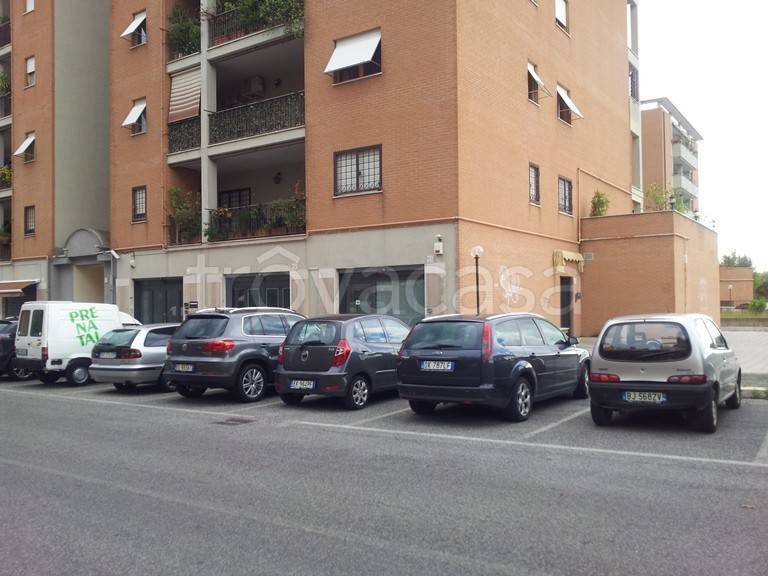 Ufficio in vendita a Roma via di Tor Vergata, 293