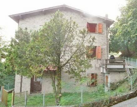 Villa Bifamiliare in in vendita da privato a Stazzema salita San Michele
