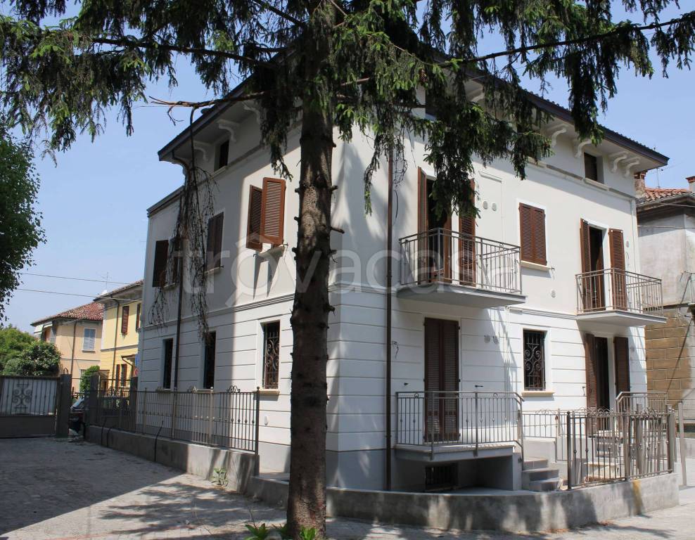 Intero Stabile in in vendita da privato a Piacenza via Faustini Valente