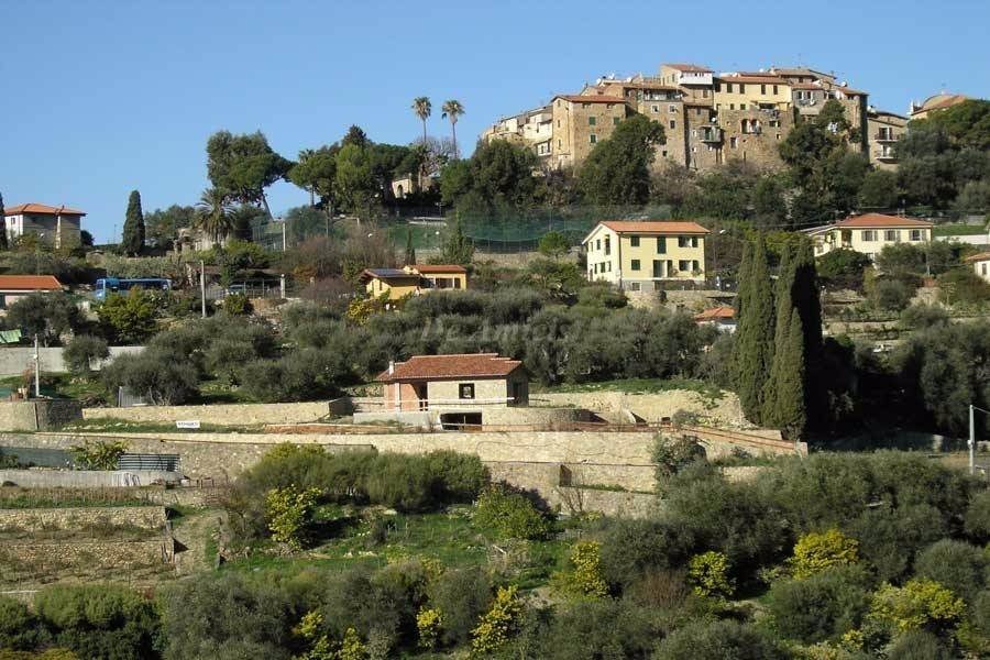 Villa in vendita a Bordighera via Silvio Pellico