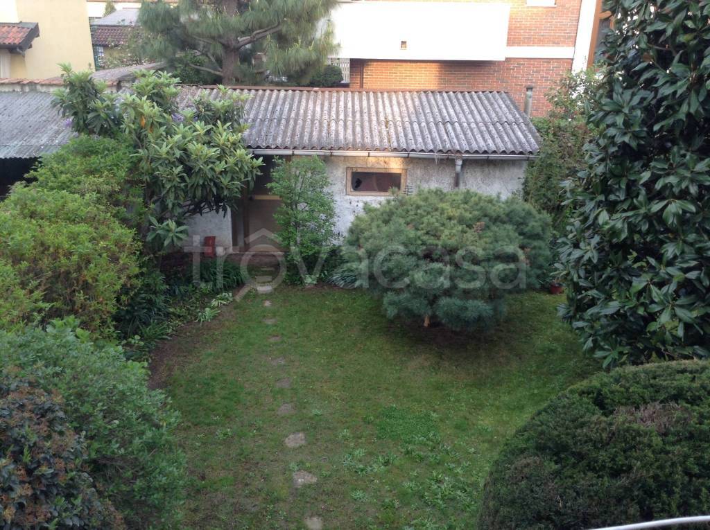 Villa Bifamiliare in in vendita da privato a Vigevano via Abruzzi