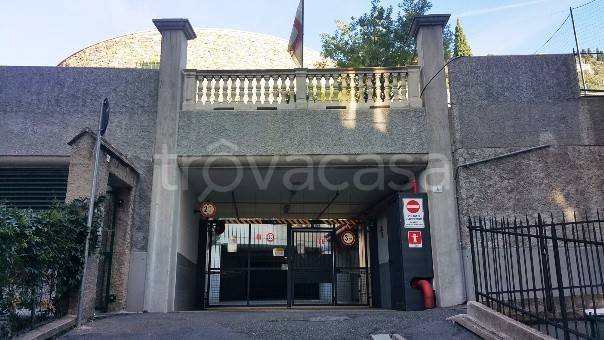 Garage in vendita a Genova via dei Vassalli
