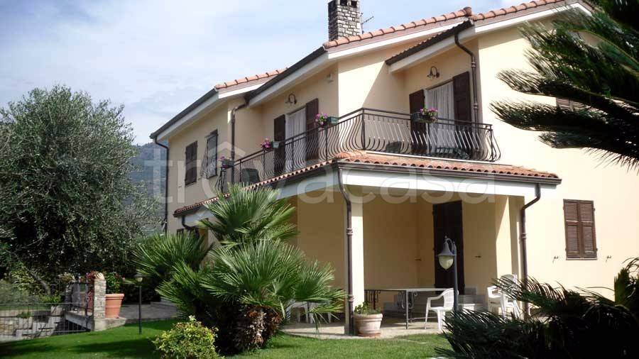 Villa Bifamiliare in vendita a Taggia