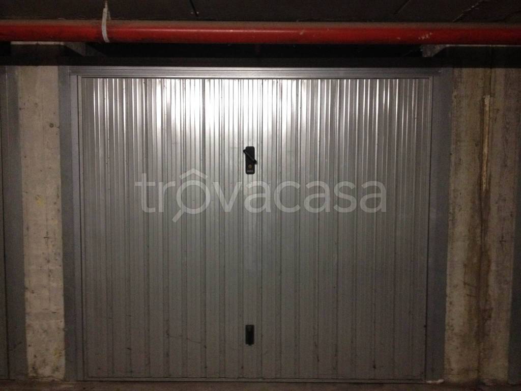 Garage in vendita a Parma viale Lombardia, 6