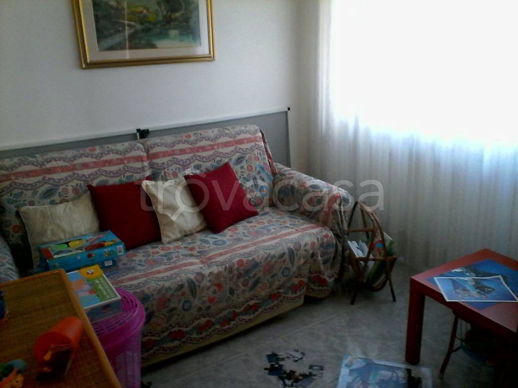 Appartamento in in affitto da privato a Fiumicino via Carbonia, 84